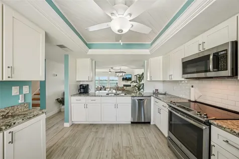 7520 Sunshine Skyway Lane S St Petersburg FL 33711