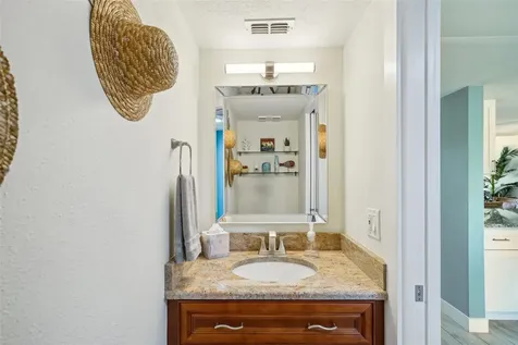 7520 Sunshine Skyway Lane S St Petersburg FL 33711