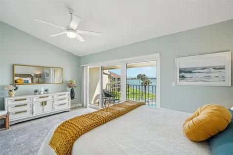 7520 Sunshine Skyway Lane S St Petersburg FL 33711