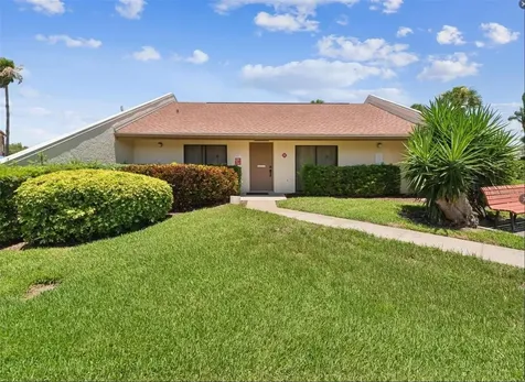 7520 Sunshine Skyway Lane S St Petersburg FL 33711