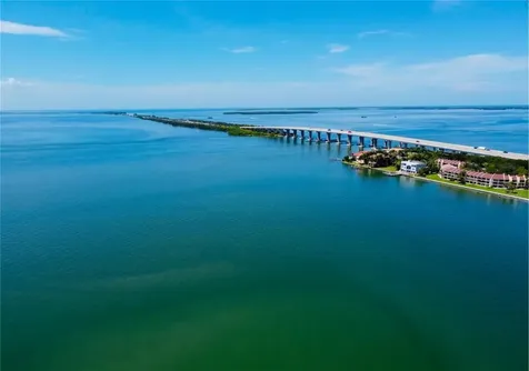 7520 Sunshine Skyway Lane S St Petersburg FL 33711