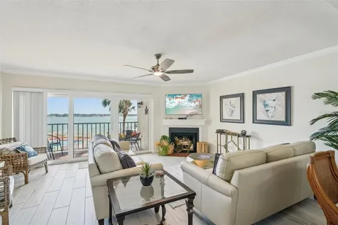 7520 Sunshine Skyway Lane S St Petersburg FL 33711
