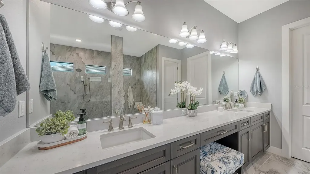 5018 Surfside Circle Lakewood Ranch FL 34211