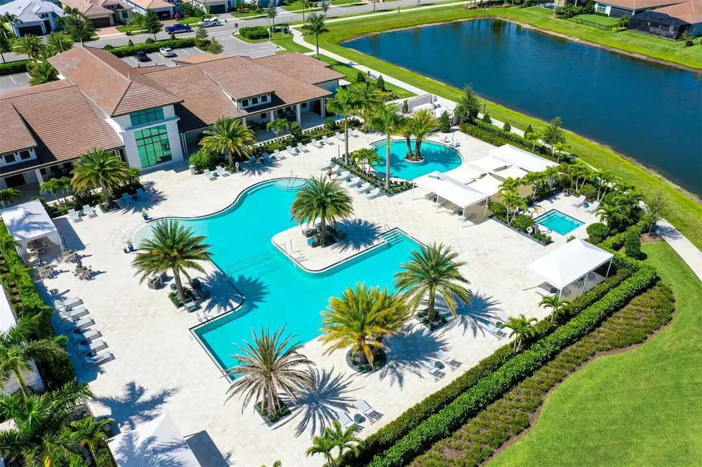 5018 Surfside Circle Lakewood Ranch FL 34211