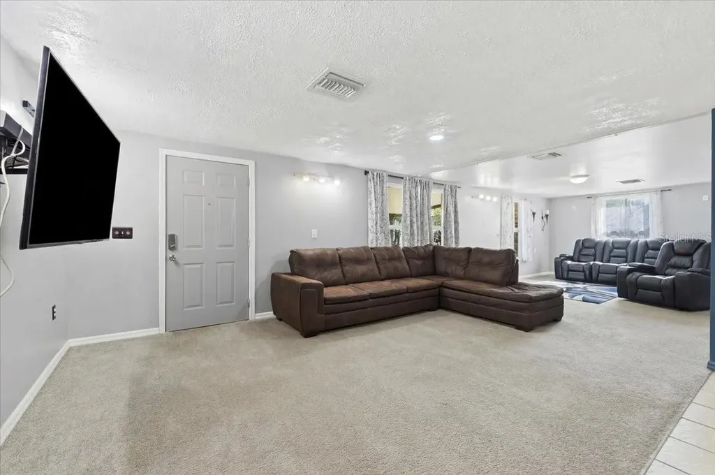 1240 Alligator Alley Haines City FL 33844
