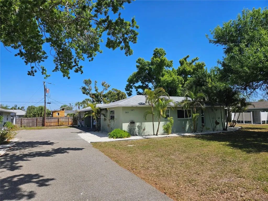 105 Base Avenue E Venice FL 34285