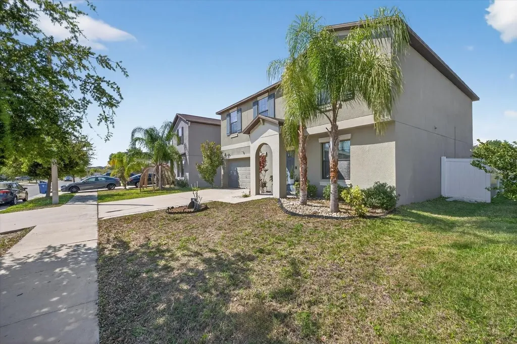 14825 Crescent Rock Drive Wimauma FL 33598