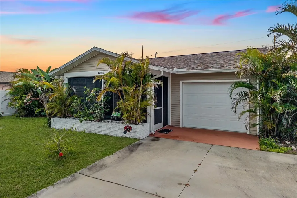 8318 76th Avenue Seminole FL 33777