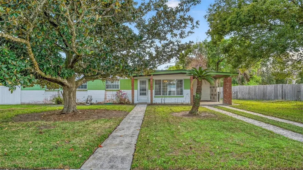 1622 Omara Court Orlando FL 32822