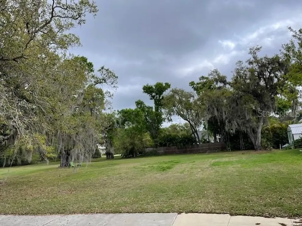 830 Taaga Place Sarasota FL 34232
