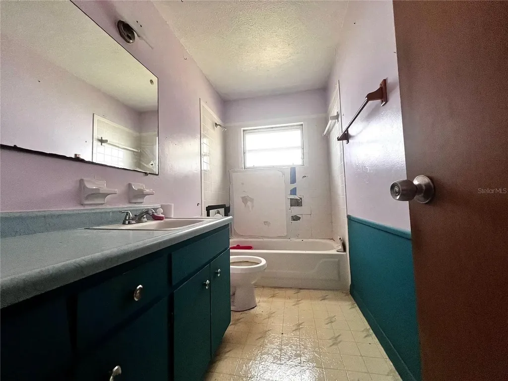 7808 N Woodlynne Avenue Tampa FL 33614