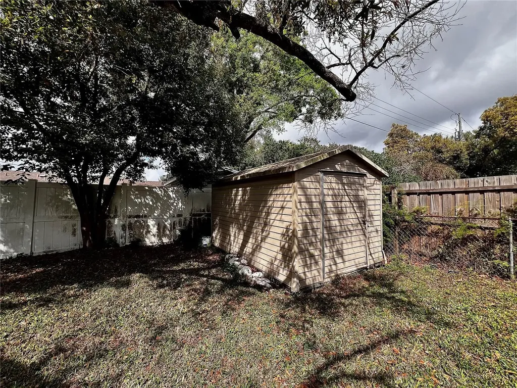 7808 N Woodlynne Avenue Tampa FL 33614