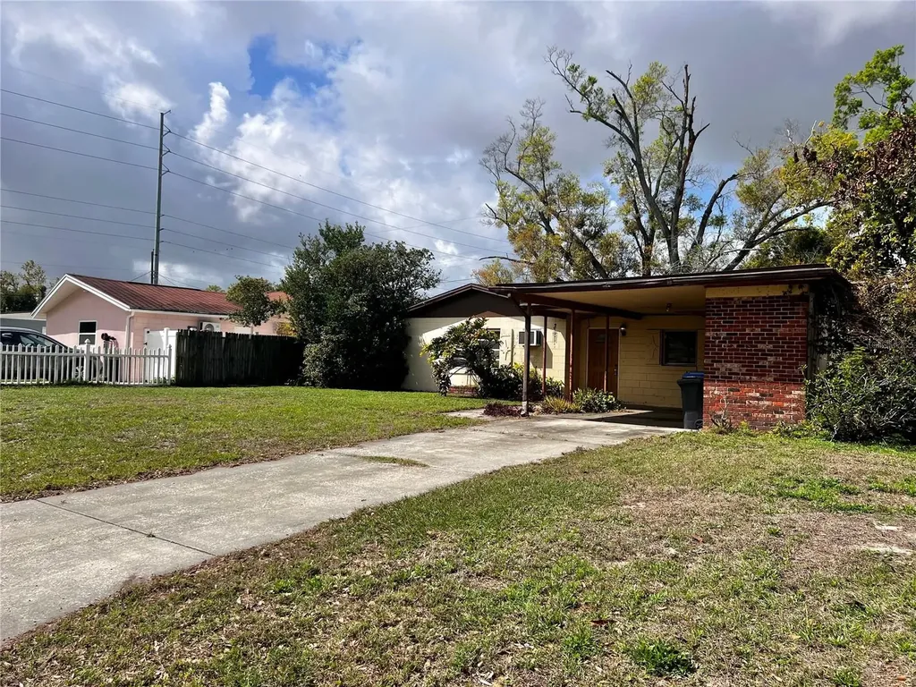 7808 N Woodlynne Avenue Tampa FL 33614