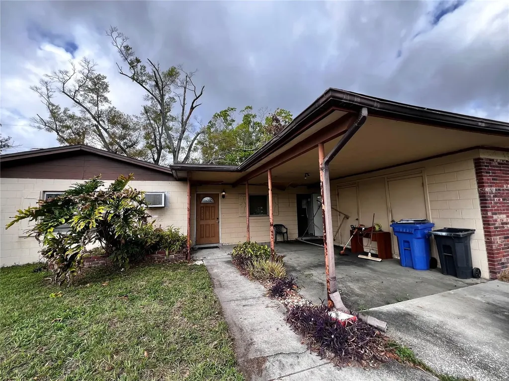 7808 N Woodlynne Avenue Tampa FL 33614