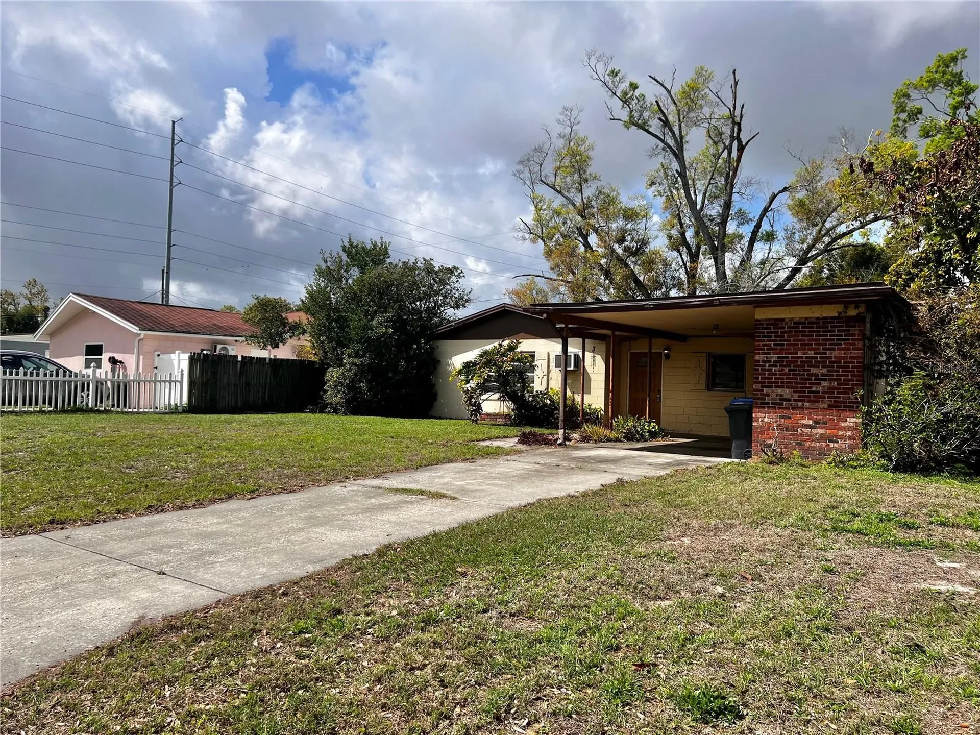 7808 N Woodlynne Avenue Tampa FL 33614