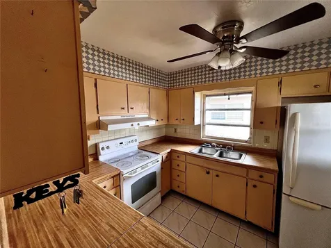 7808 N Woodlynne Avenue Tampa FL 33614