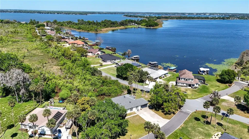 28931 Beauclaire Drive Tavares FL 32778