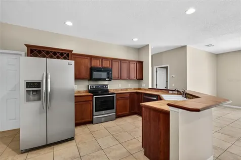 28931 Beauclaire Drive Tavares FL 32778