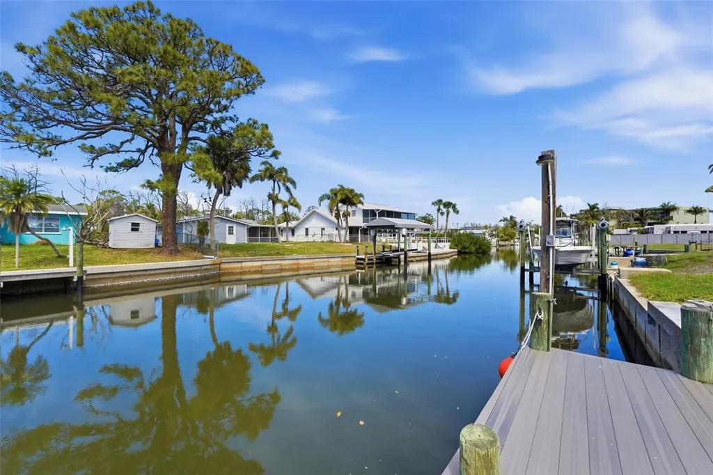 1750 Winstan Avenue Englewood FL 34223
