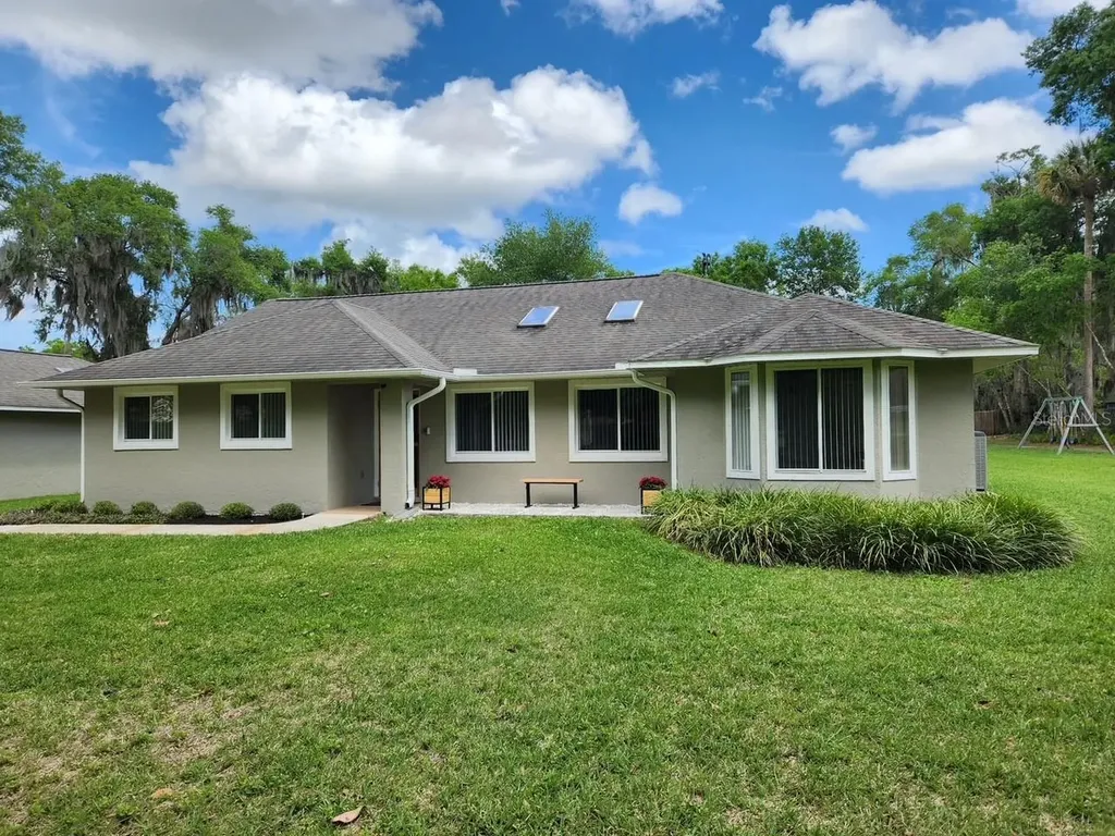 313 N Hill Avenue Deland FL 32724