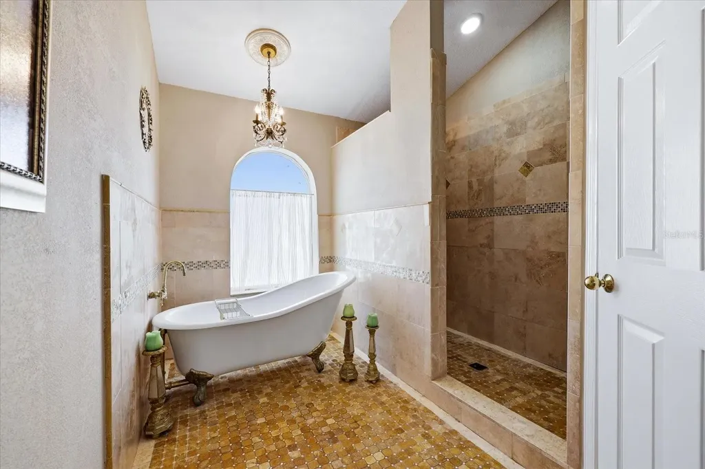 1384 Forestedge Boulevard Oldsmar FL 34677