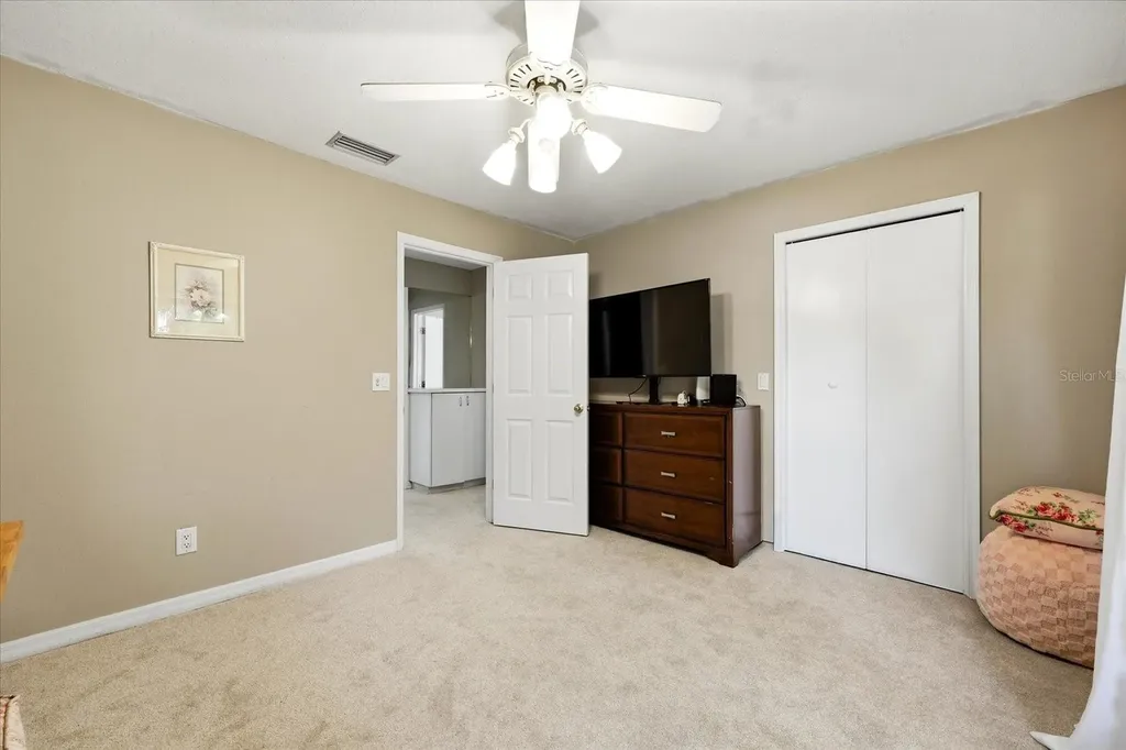 1384 Forestedge Boulevard Oldsmar FL 34677