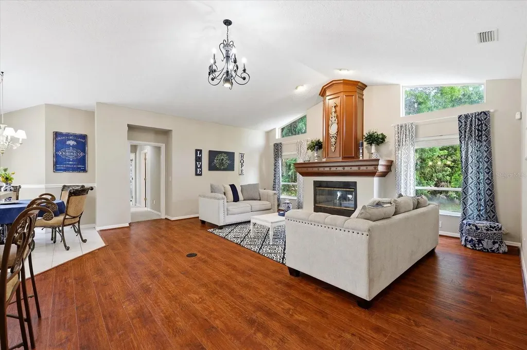 1384 Forestedge Boulevard Oldsmar FL 34677