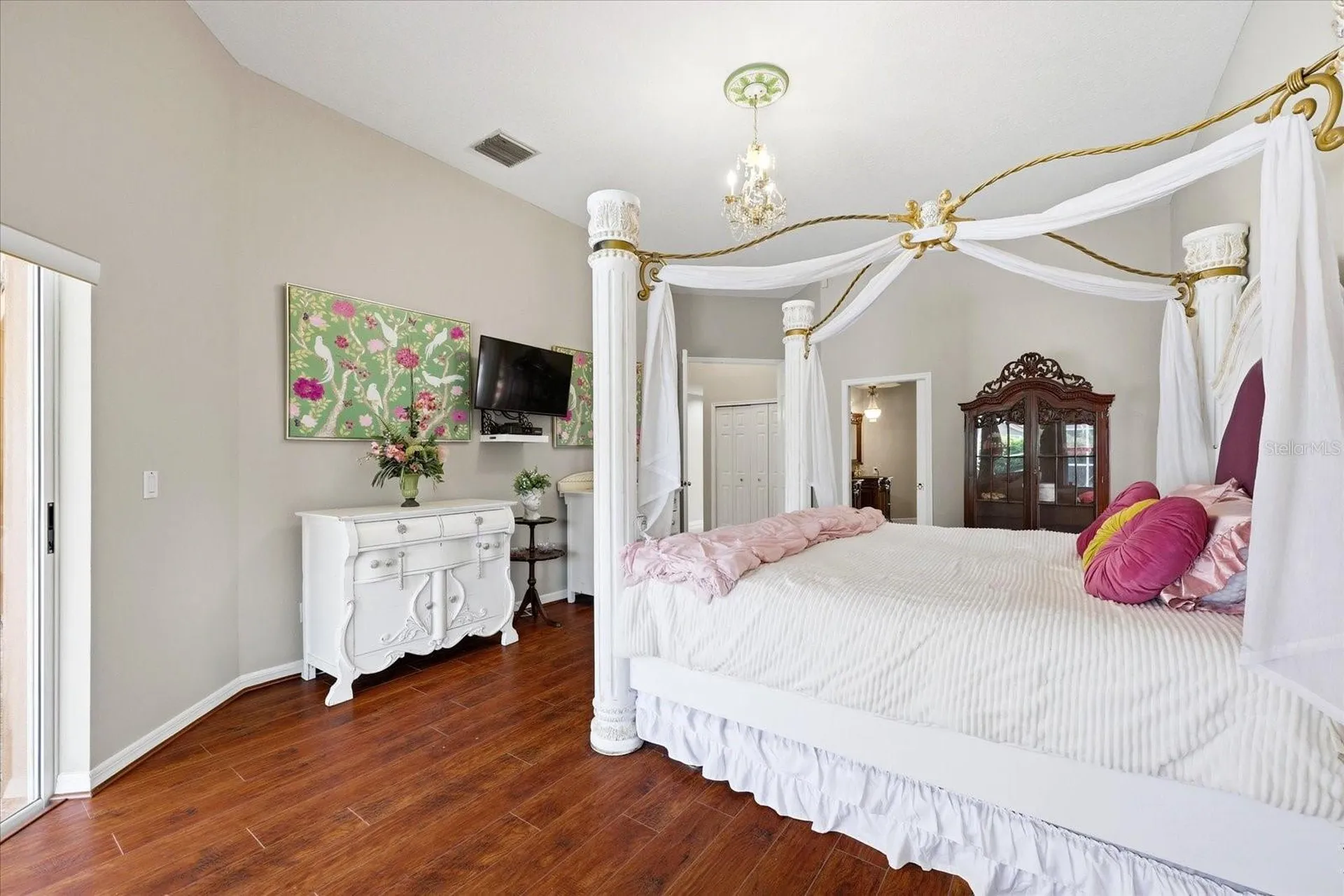 1384 Forestedge Boulevard Oldsmar FL 34677