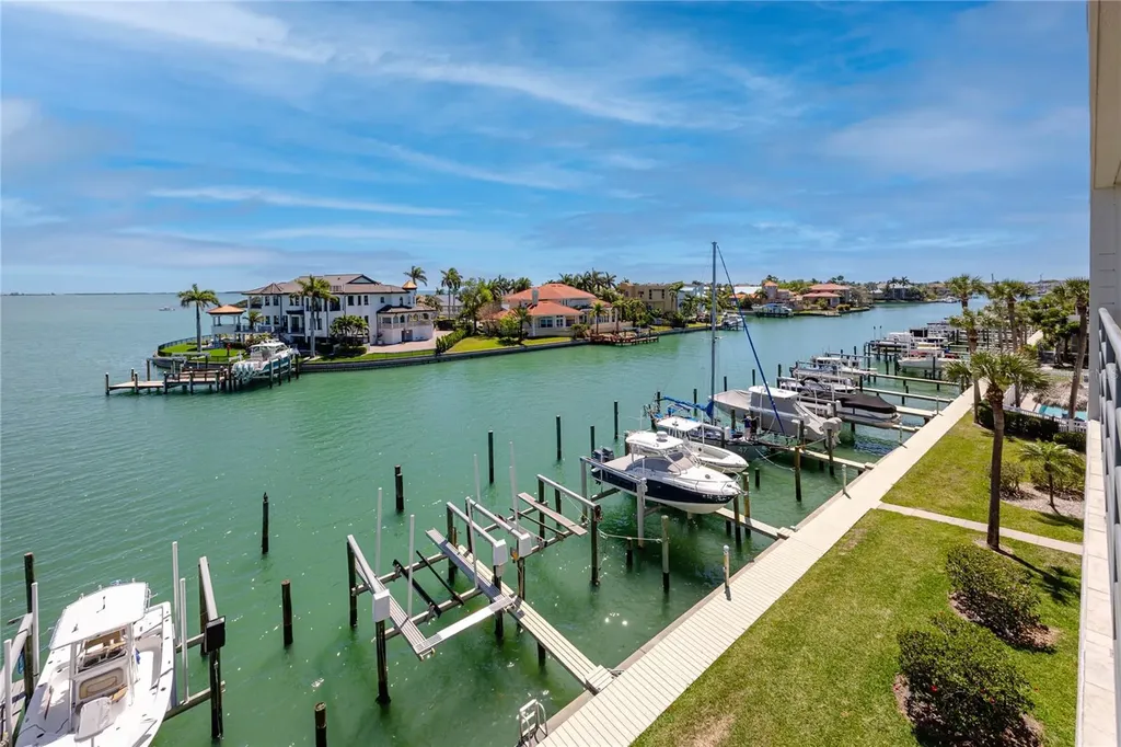 363 Pinellas Bayway S Tierra Verde FL 33715