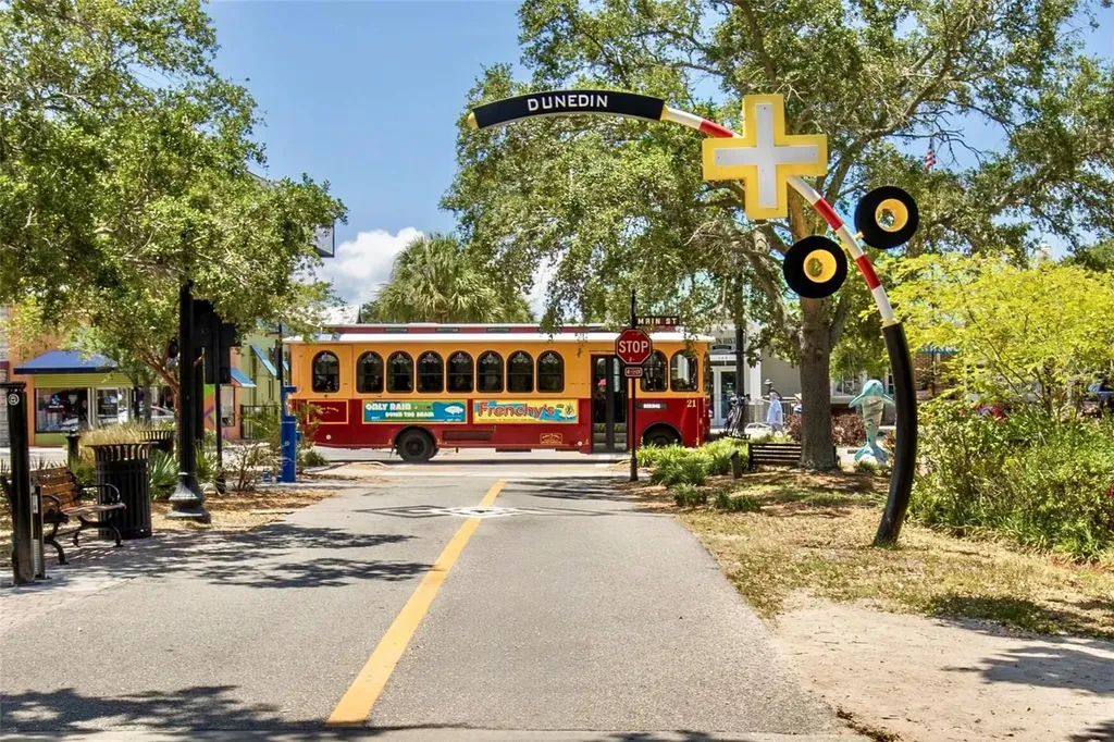 140 Highland Avenue Dunedin FL 34698