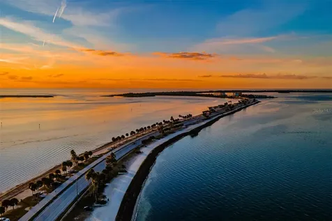 140 Highland Avenue Dunedin FL 34698