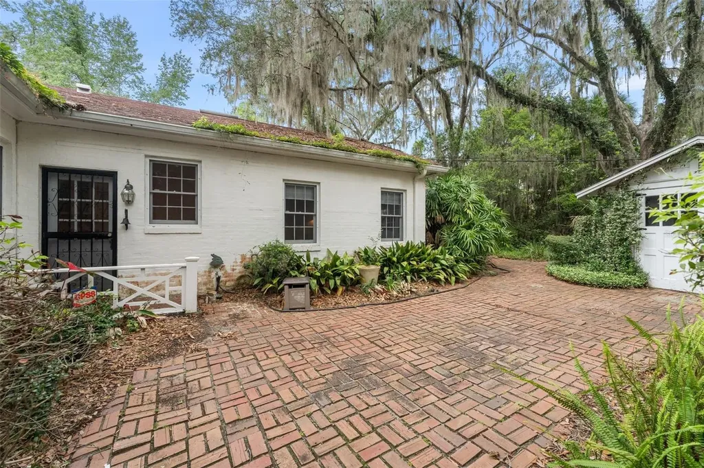 717 NE Boulevard Gainesville FL 32601