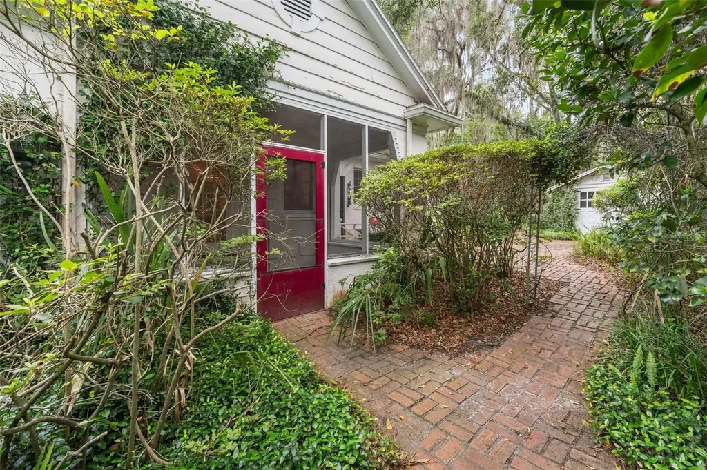 717 NE Boulevard Gainesville FL 32601