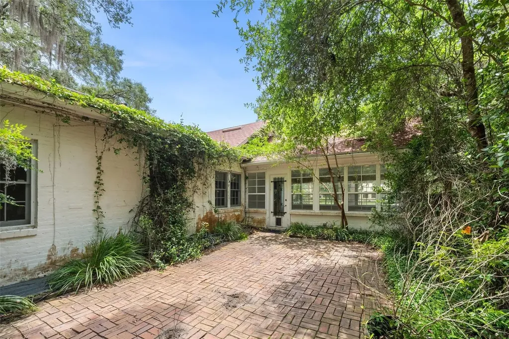 717 NE Boulevard Gainesville FL 32601