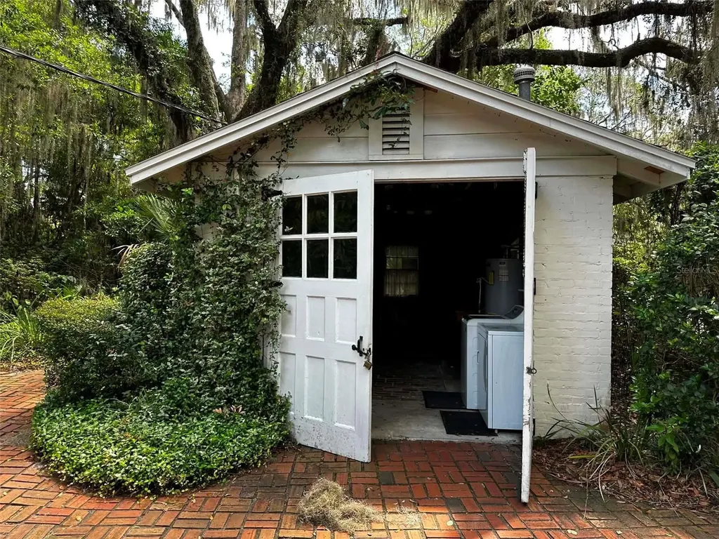 717 NE Boulevard Gainesville FL 32601