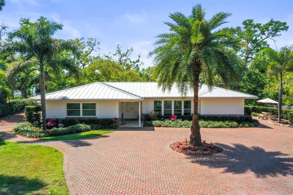 1600 Park Street N St Petersburg FL 33710