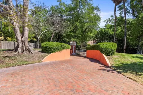 1600 Park Street N St Petersburg FL 33710