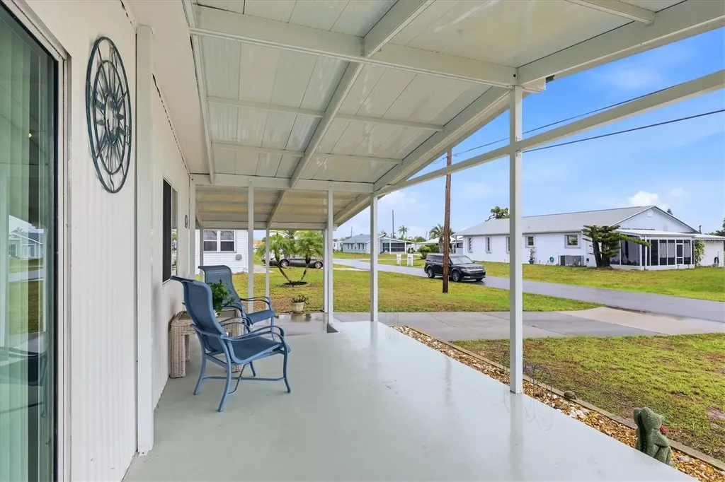 240 Via De Luna Englewood FL 34224