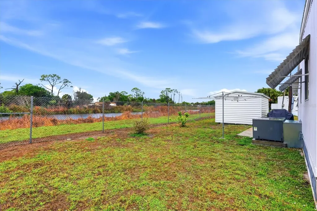 240 Via De Luna Englewood FL 34224