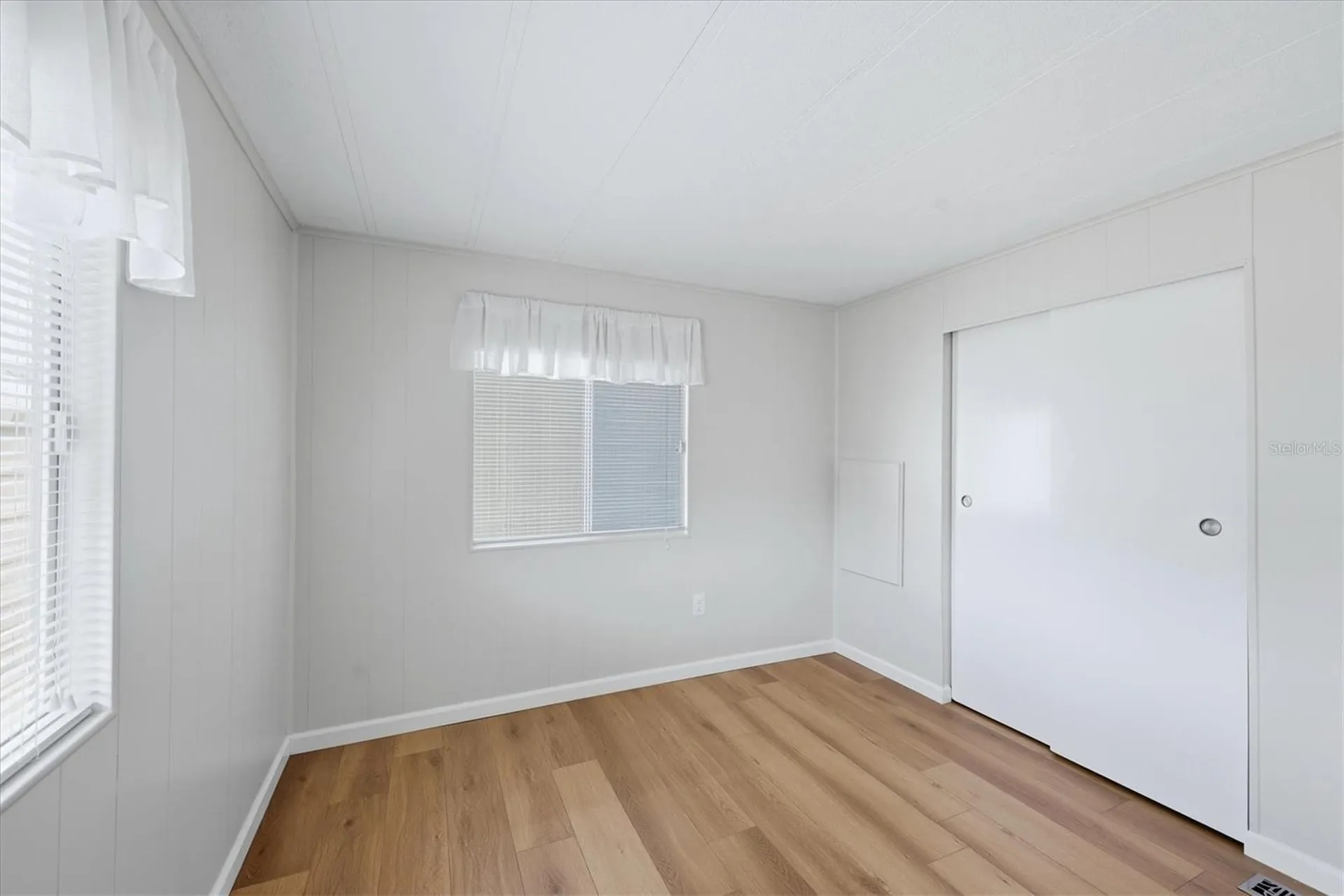 240 Via De Luna Englewood FL 34224