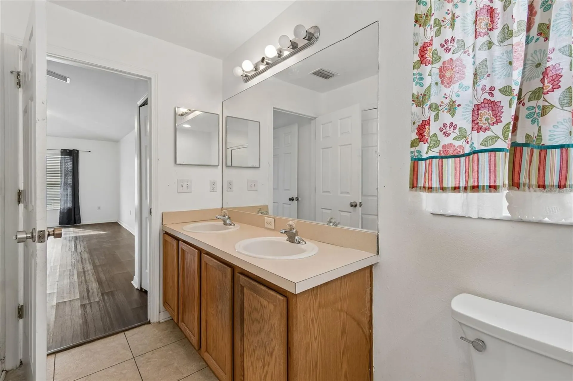 7643 Weehawken Drive Zephyrhills FL 33540