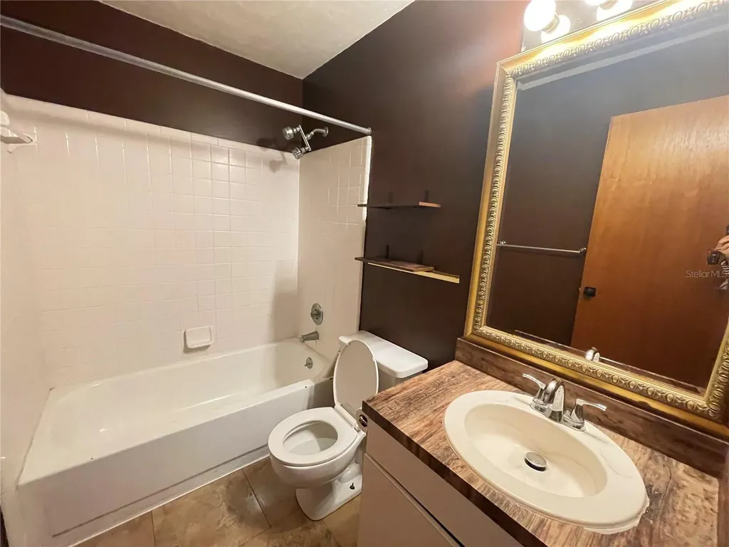 2735 SW 35 Place Gainesville FL 32608