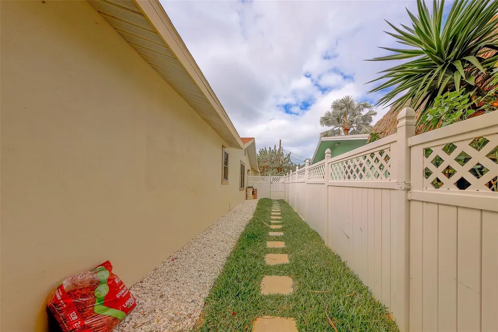 2017 Cove Drive Largo FL 33774