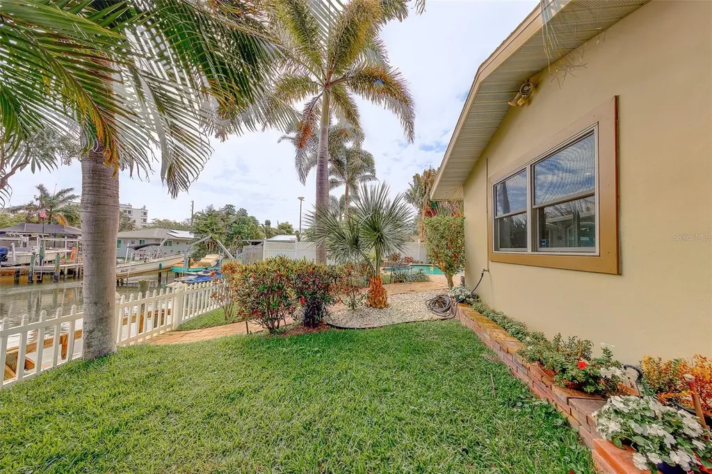 2017 Cove Drive Largo FL 33774