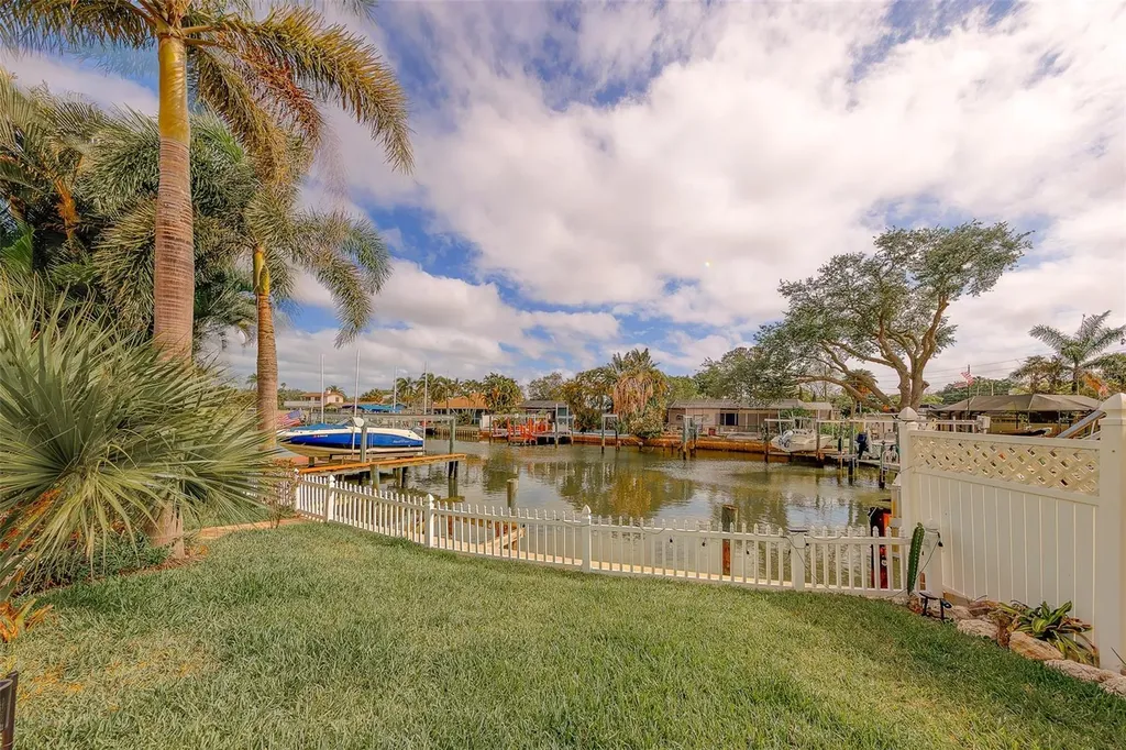 2017 Cove Drive Largo FL 33774