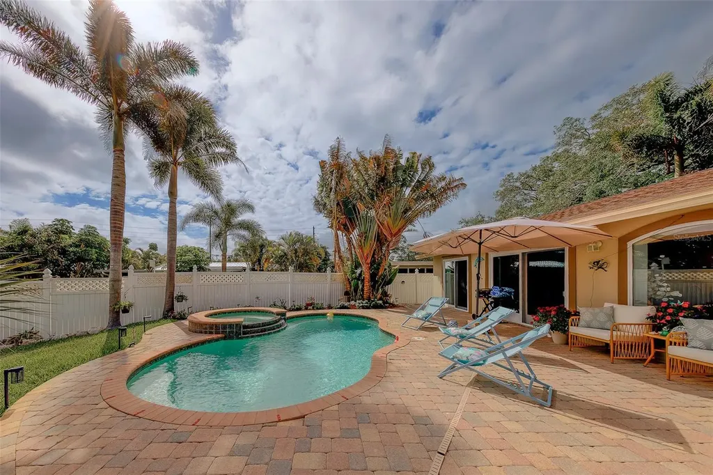 2017 Cove Drive Largo FL 33774