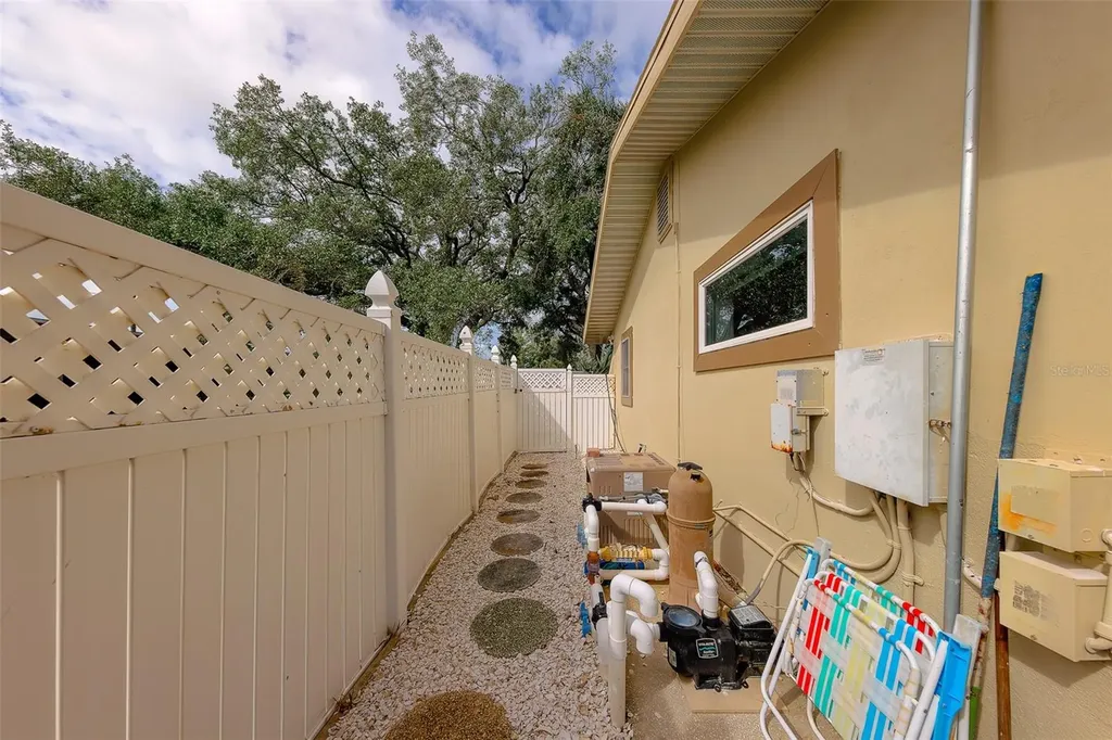 2017 Cove Drive Largo FL 33774