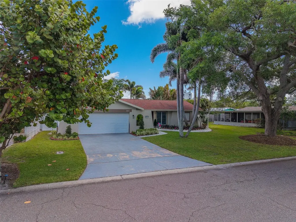 2017 Cove Drive Largo FL 33774