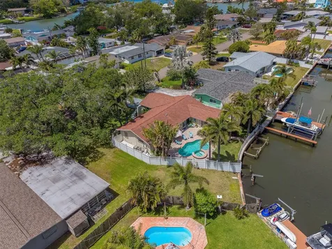 2017 Cove Drive Largo FL 33774