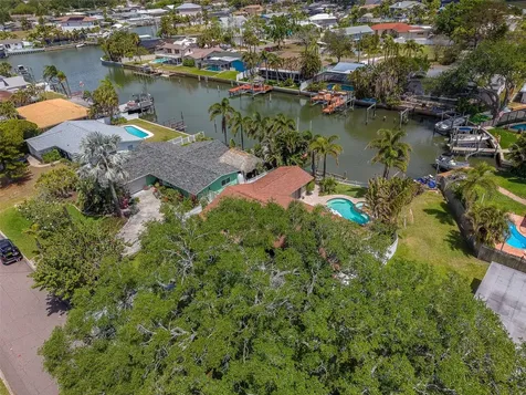2017 Cove Drive Largo FL 33774